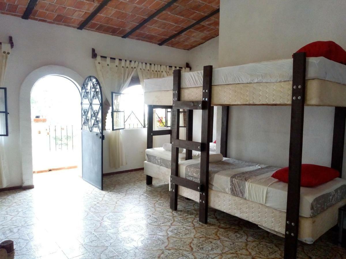 بويرتو فالارتا Margaritas Hostel المظهر الخارجي الصورة
